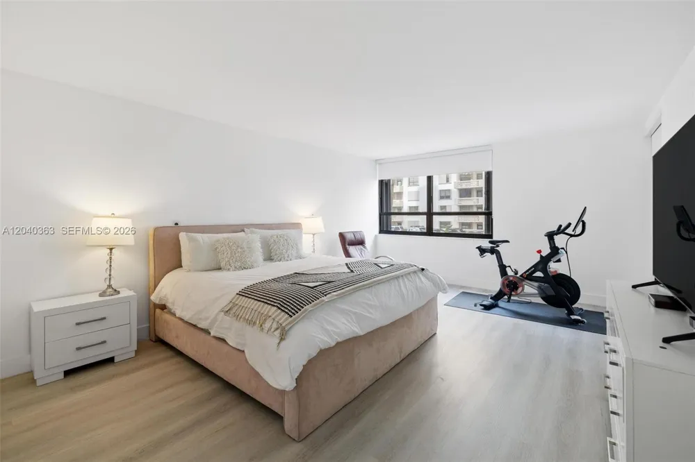 10175 Collins Ave #103 Bal Harbour, FL 33154