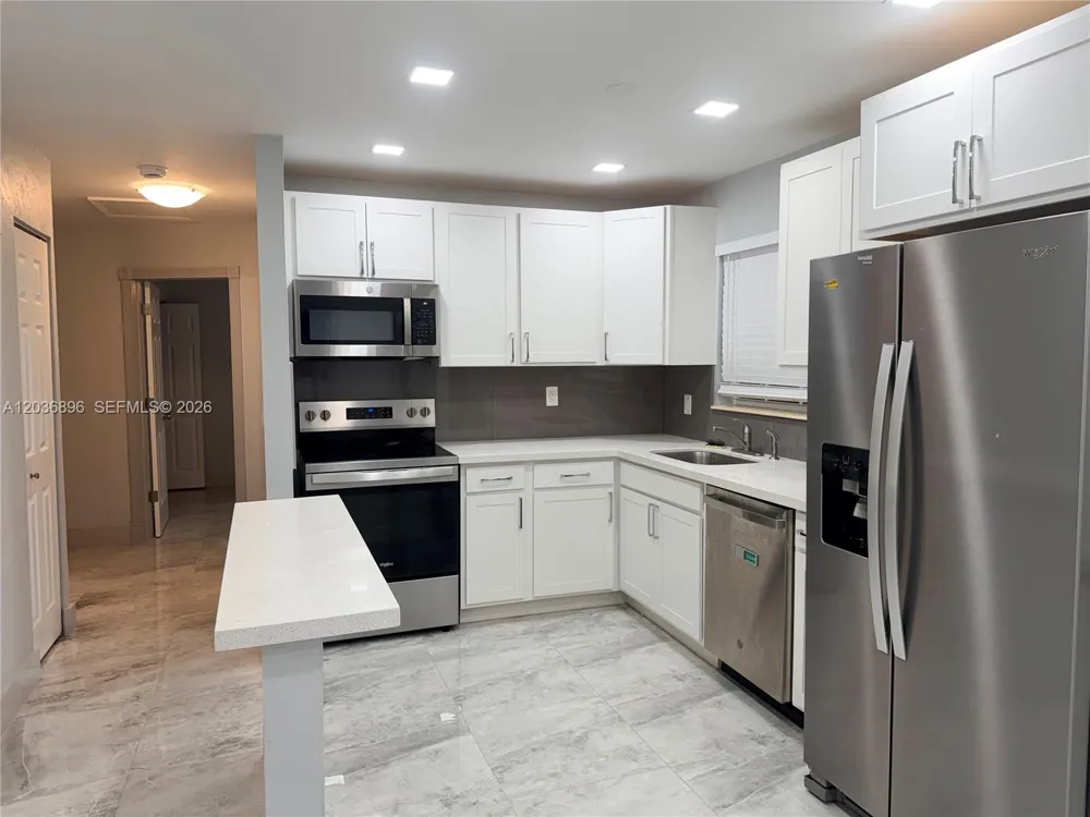 3040 NW 20th St Fort Lauderdale, FL 33311