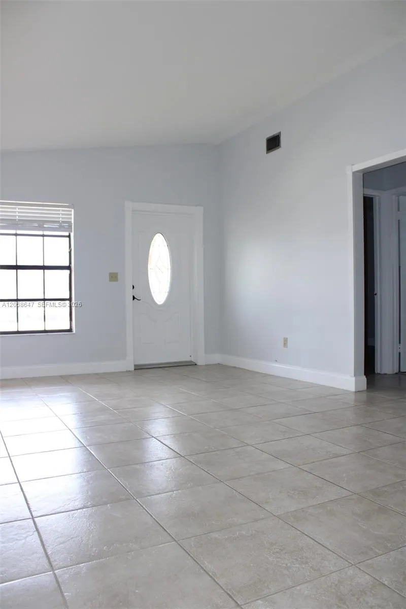 2728 W 74th St #2728 Hialeah, FL 33016