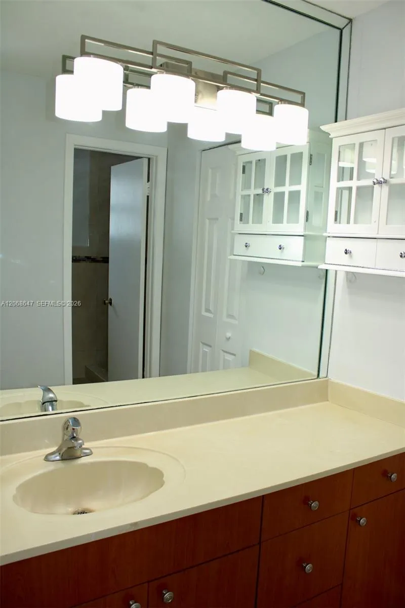 2728 W 74th St #2728 Hialeah, FL 33016