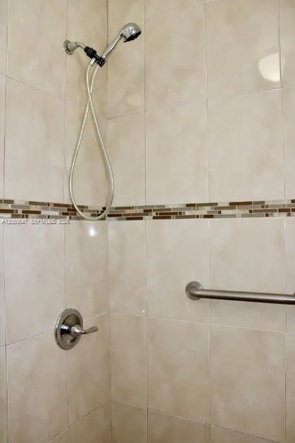 2728 W 74th St #2728 Hialeah, FL 33016