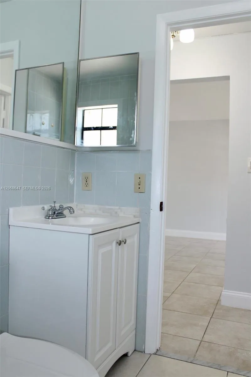 2728 W 74th St #2728 Hialeah, FL 33016