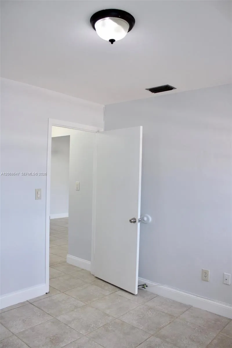 2728 W 74th St #2728 Hialeah, FL 33016