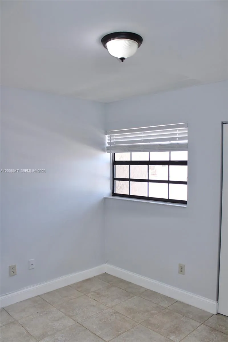2728 W 74th St #2728 Hialeah, FL 33016