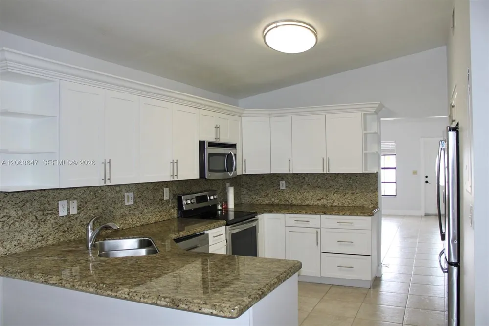 2728 W 74th St #2728 Hialeah, FL 33016
