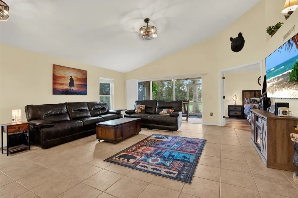 7123 48TH AVENUE E Palmetto, FL 34221