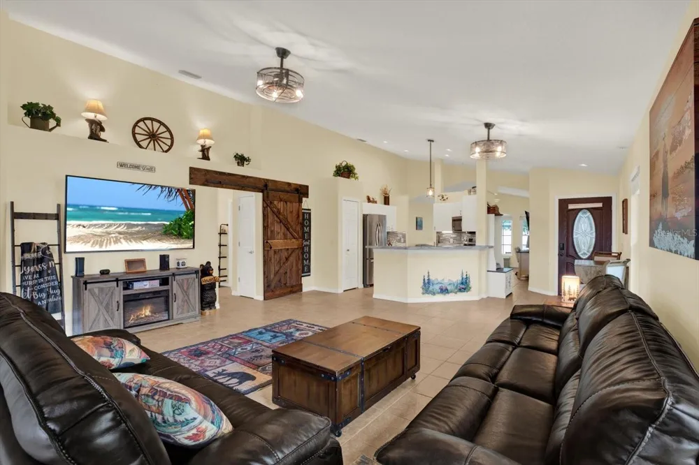 7123 48TH AVENUE E Palmetto, FL 34221