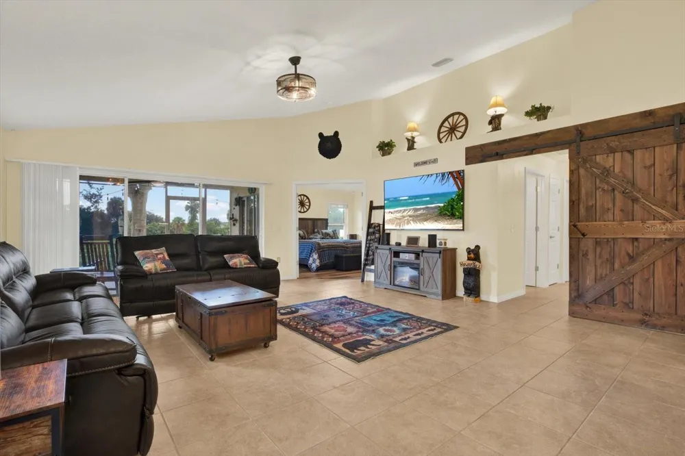 7123 48TH AVENUE E Palmetto, FL 34221