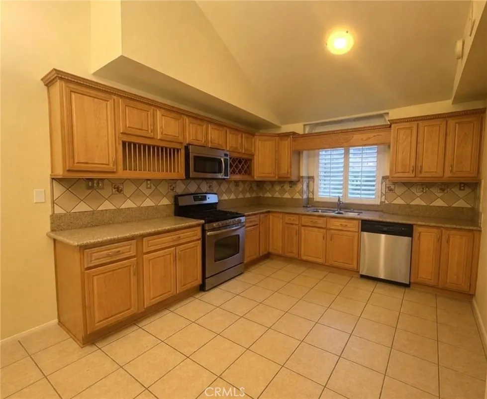 3863 Cazador Los Angeles, CA 90065