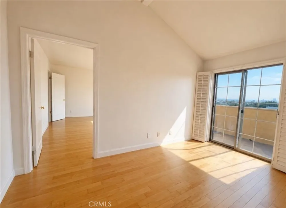 3863 Cazador Los Angeles, CA 90065