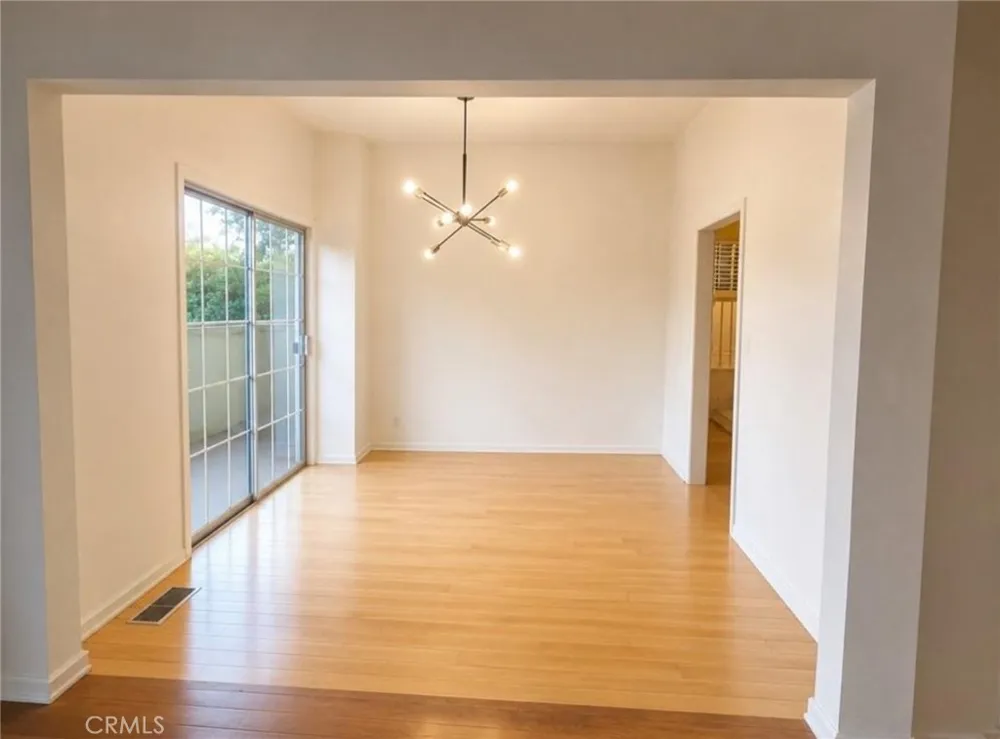 3863 Cazador Los Angeles, CA 90065