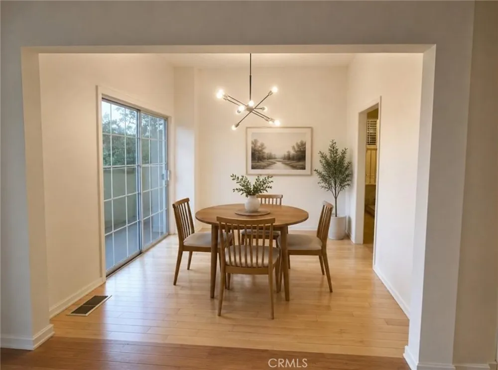3863 Cazador Los Angeles, CA 90065