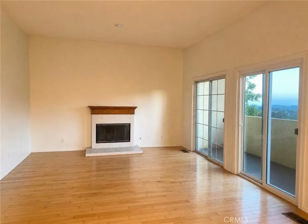 3863 Cazador Los Angeles, CA 90065