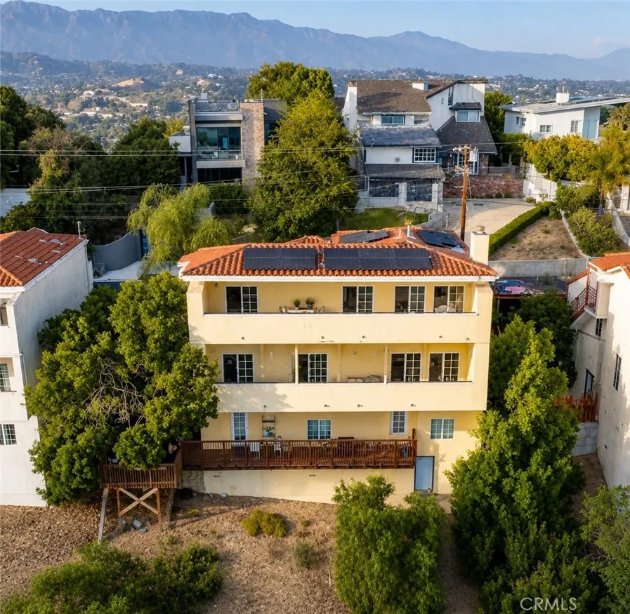 3863 Cazador Los Angeles, CA 90065