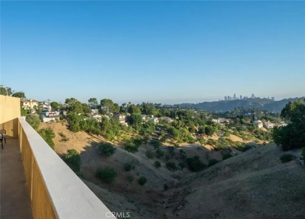 3863 Cazador Los Angeles, CA 90065