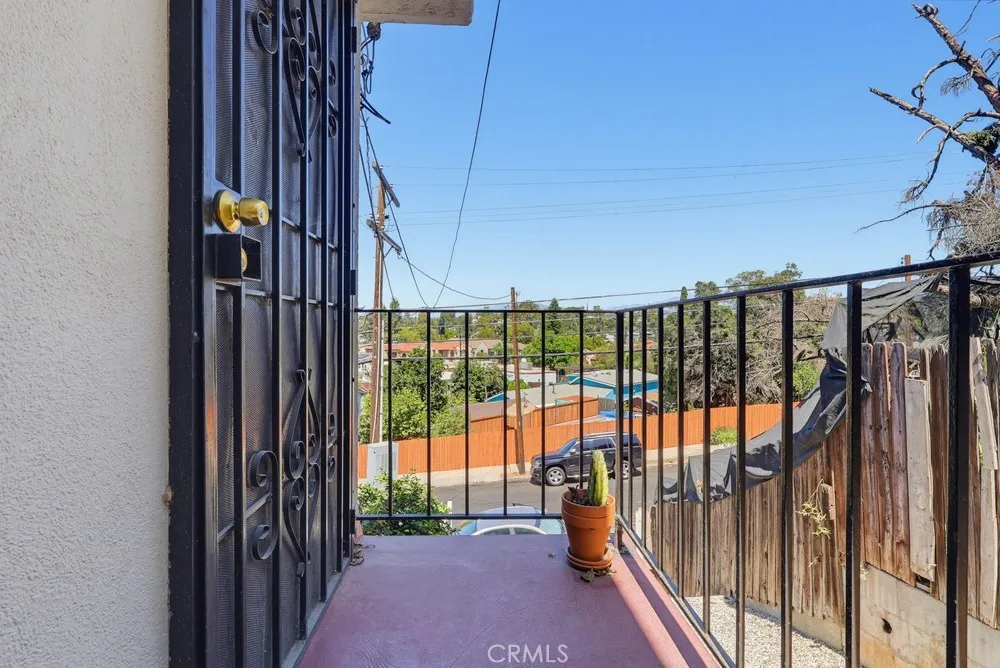 5020 Aldama Street Los Angeles, CA 90042