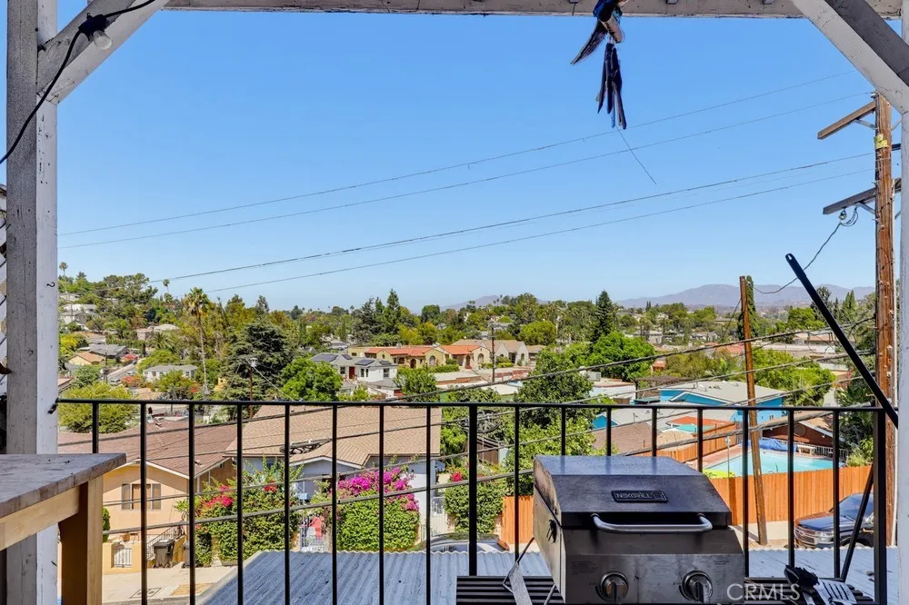 5020 Aldama Street Los Angeles, CA 90042
