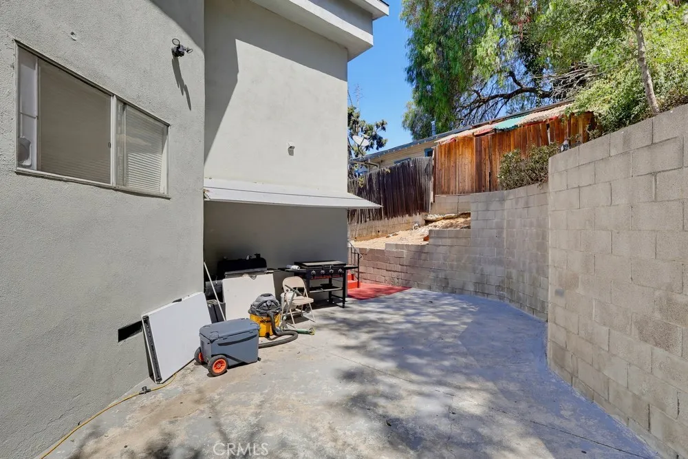 5020 Aldama Street Los Angeles, CA 90042