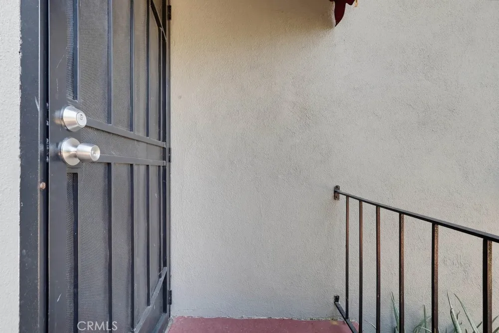 5020 Aldama Street Los Angeles, CA 90042