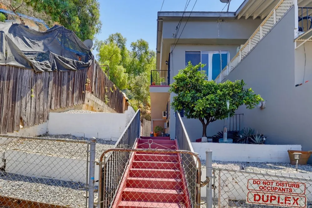5020 Aldama Street Los Angeles, CA 90042