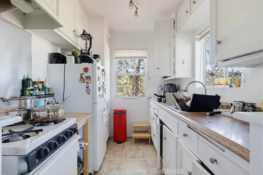 5020 Aldama Street Los Angeles, CA 90042