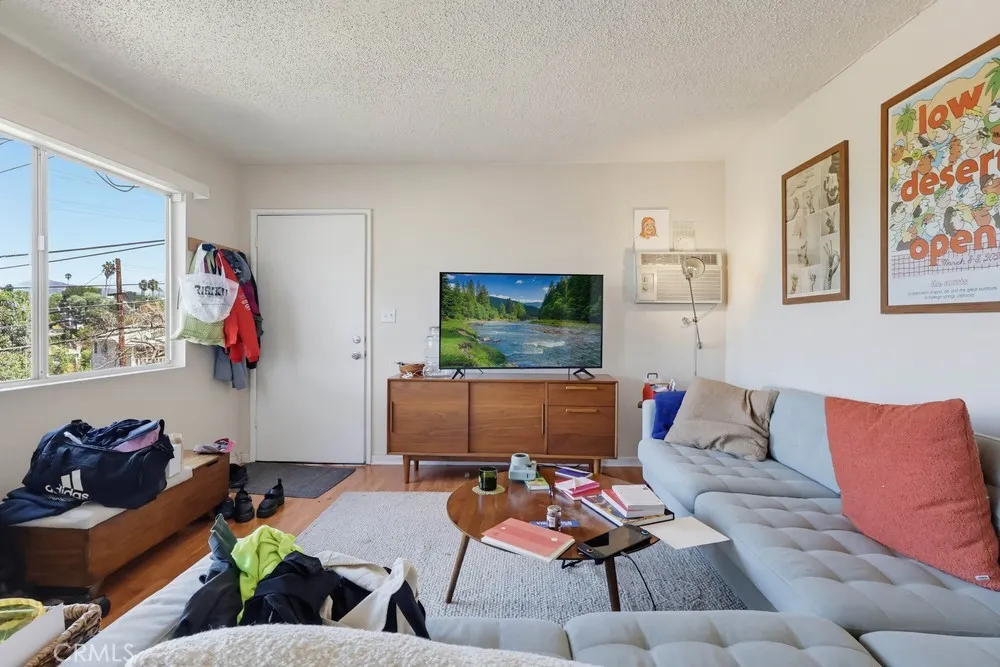 5020 Aldama Street Los Angeles, CA 90042