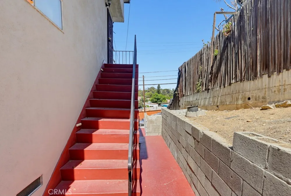 5020 Aldama Street Los Angeles, CA 90042