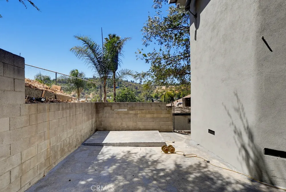 5020 Aldama Street Los Angeles, CA 90042