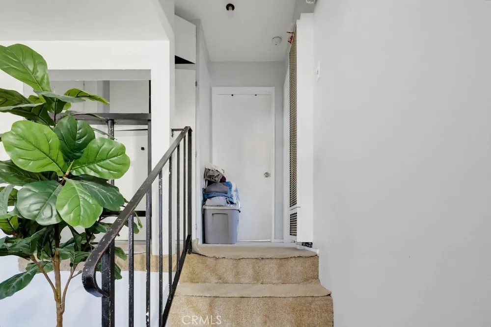 5020 Aldama Street Los Angeles, CA 90042