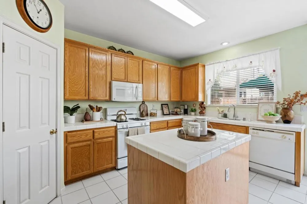 2943 Rugby Court Tracy, CA 95377