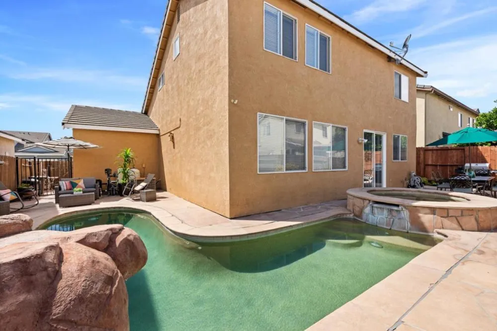 2943 Rugby Court Tracy, CA 95377