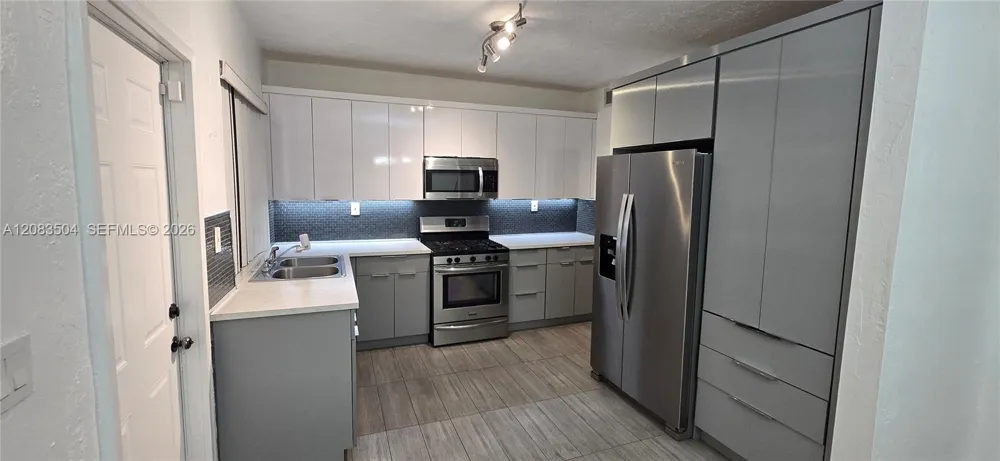 455 NE 131st St North Miami, FL 33161