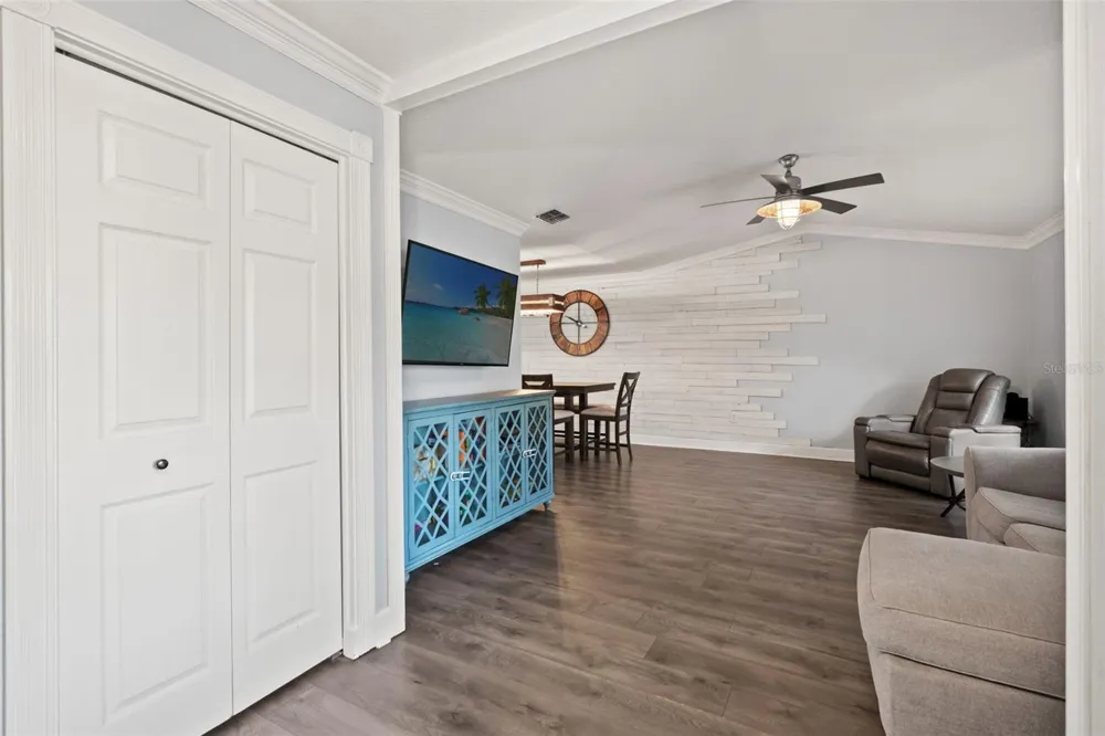 11312 ROBERT DR. Seminole, FL 33778