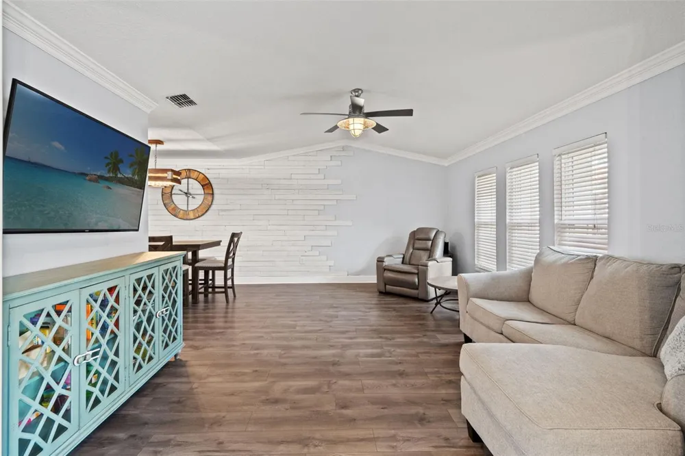 11312 ROBERT DR. Seminole, FL 33778