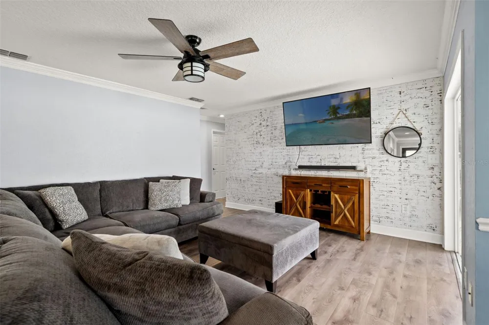 11312 ROBERT DR. Seminole, FL 33778