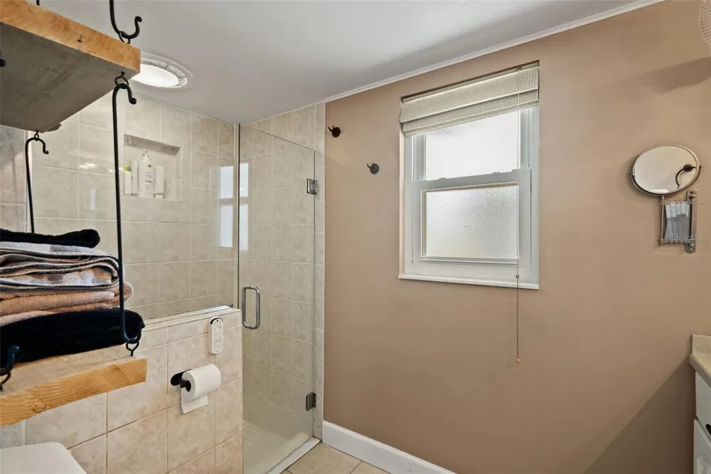 11312 ROBERT DR. Seminole, FL 33778