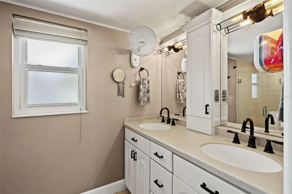 11312 ROBERT DR. Seminole, FL 33778