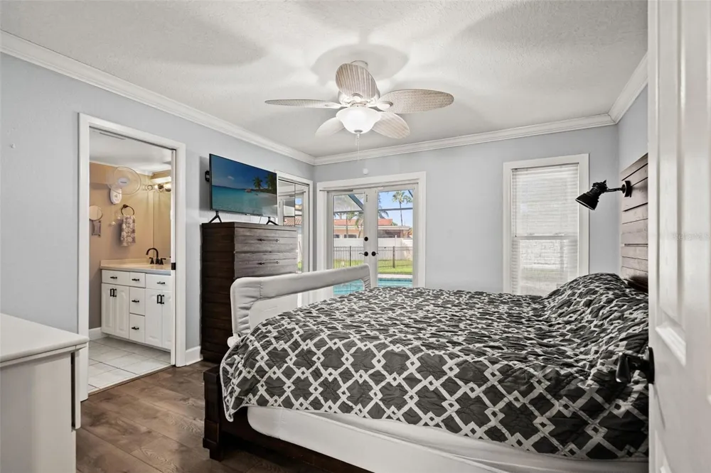 11312 ROBERT DR. Seminole, FL 33778