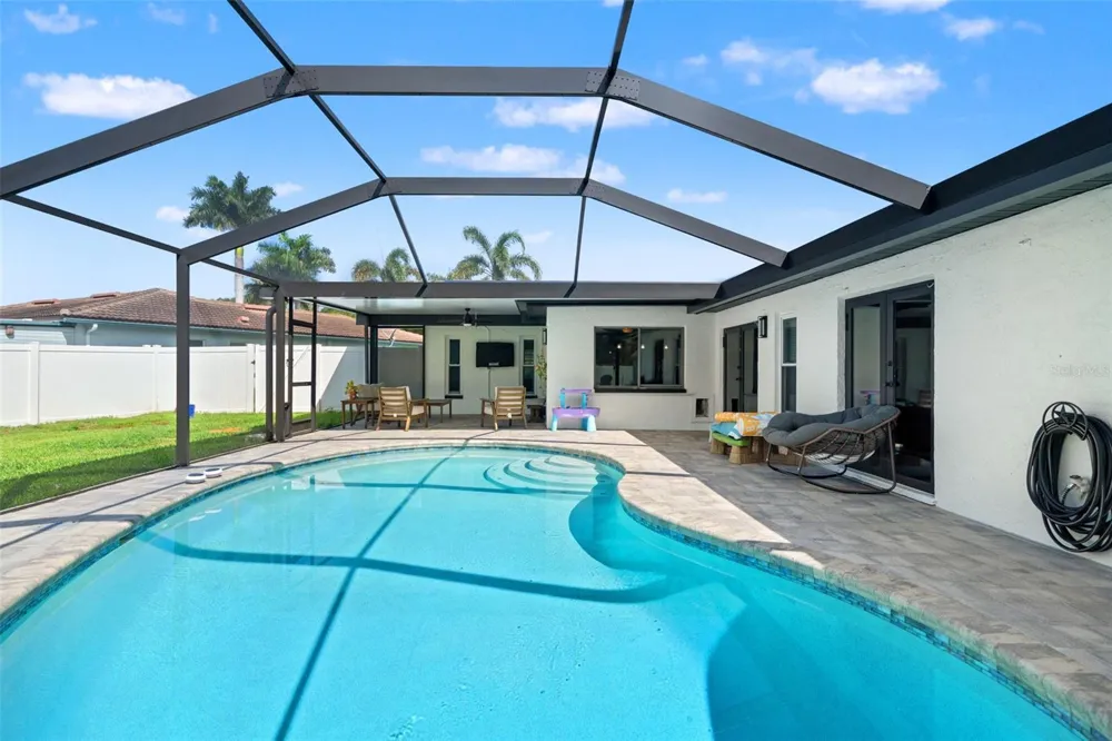 11312 ROBERT DR. Seminole, FL 33778