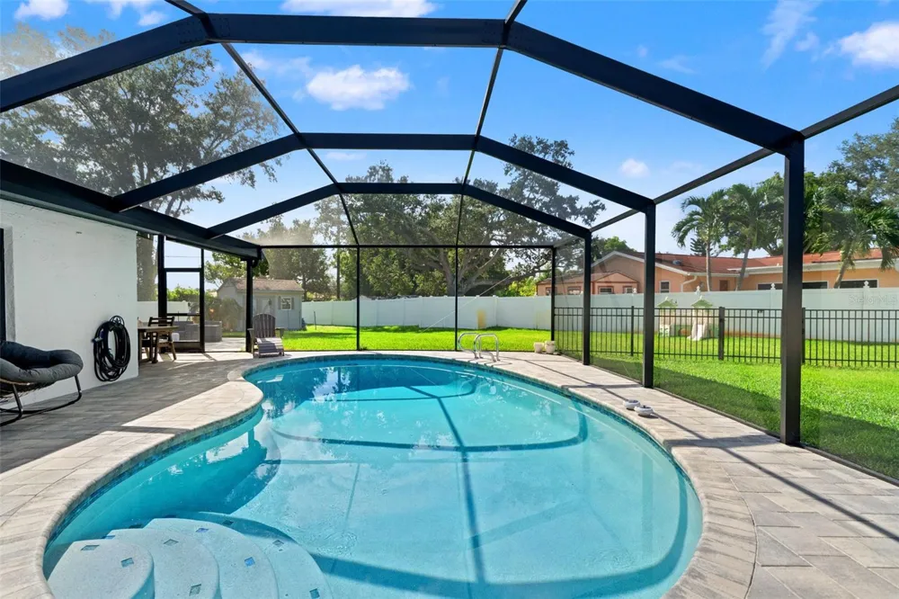 11312 ROBERT DR. Seminole, FL 33778