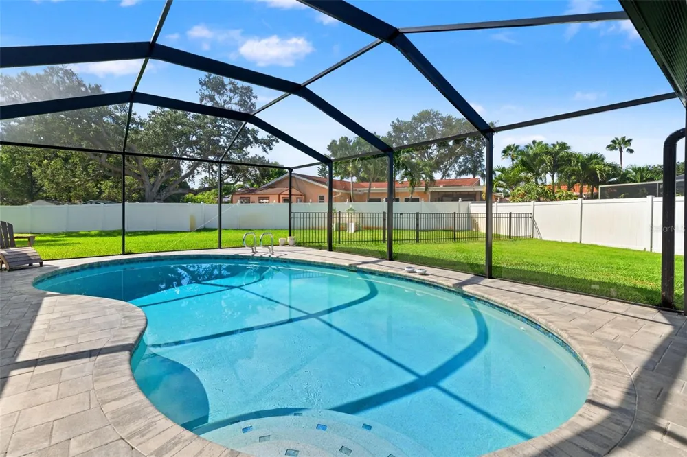 11312 ROBERT DR. Seminole, FL 33778