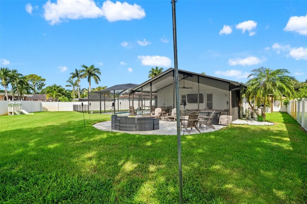 11312 ROBERT DR. Seminole, FL 33778