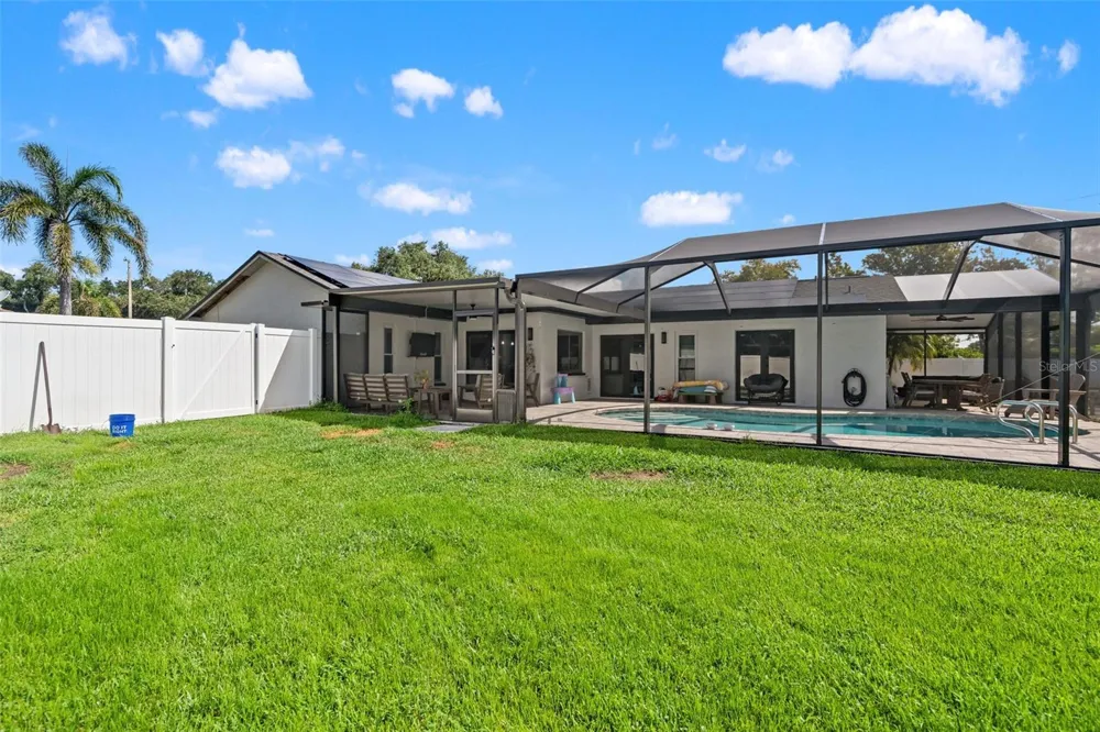 11312 ROBERT DR. Seminole, FL 33778
