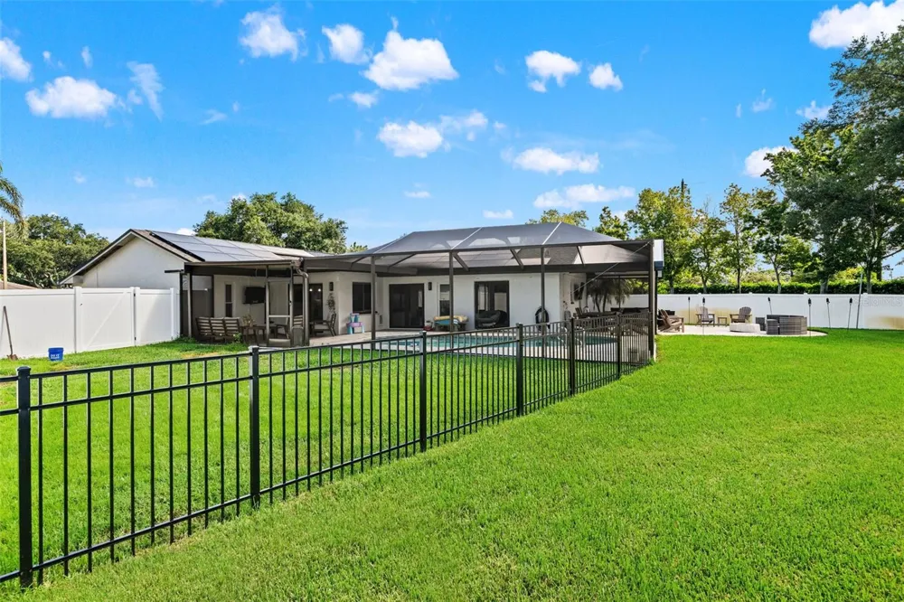 11312 ROBERT DR. Seminole, FL 33778