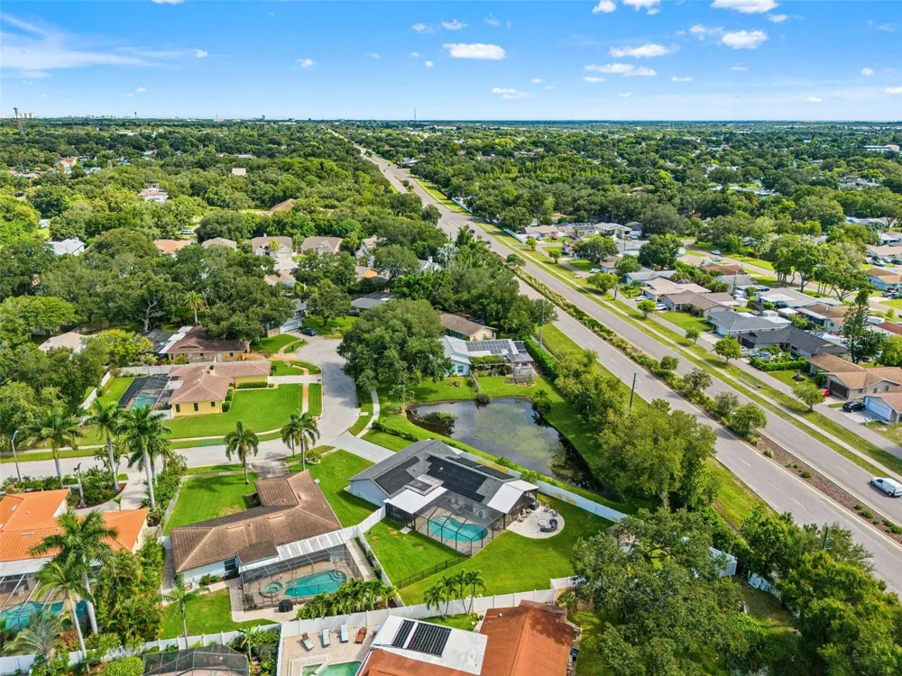 11312 ROBERT DR. Seminole, FL 33778