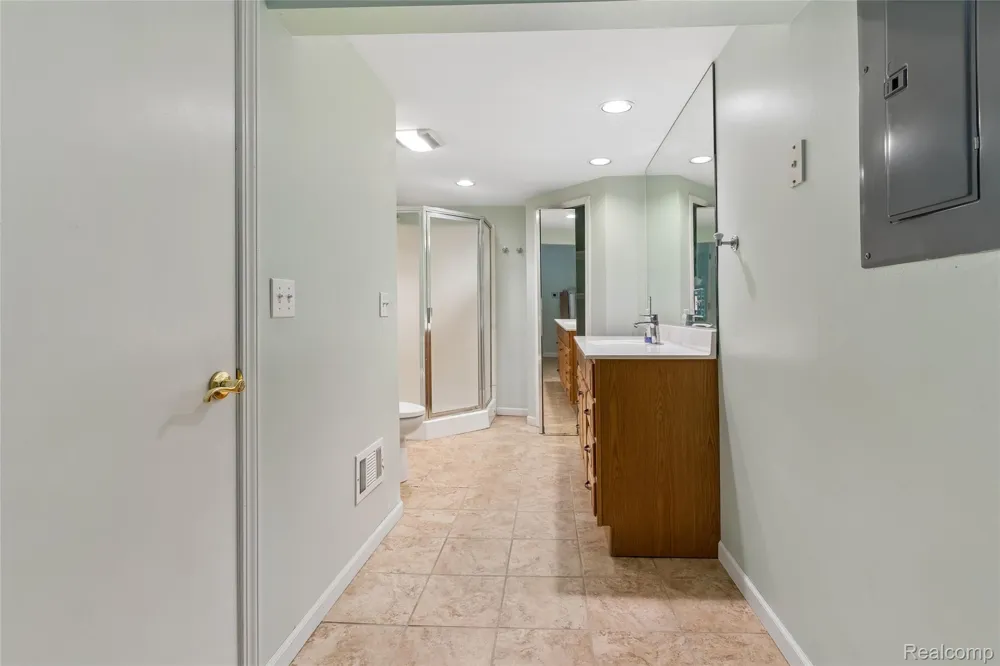 7510 Greene Haven Drive Independence Charter Township, MI 48348