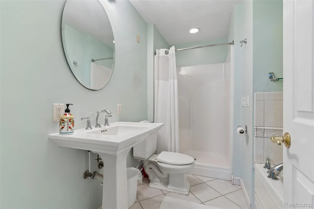 7510 Greene Haven Drive Independence Charter Township, MI 48348
