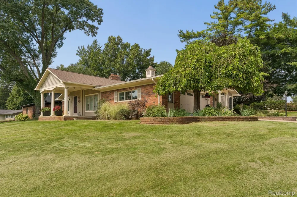 7510 Greene Haven Drive Independence Charter Township, MI 48348