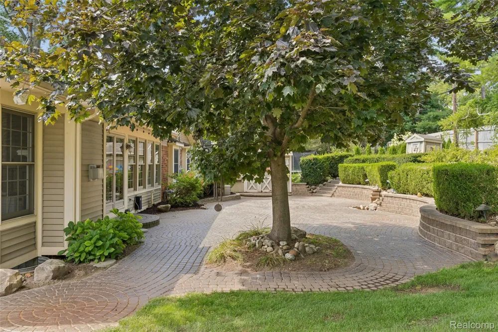 7510 Greene Haven Drive Independence Charter Township, MI 48348