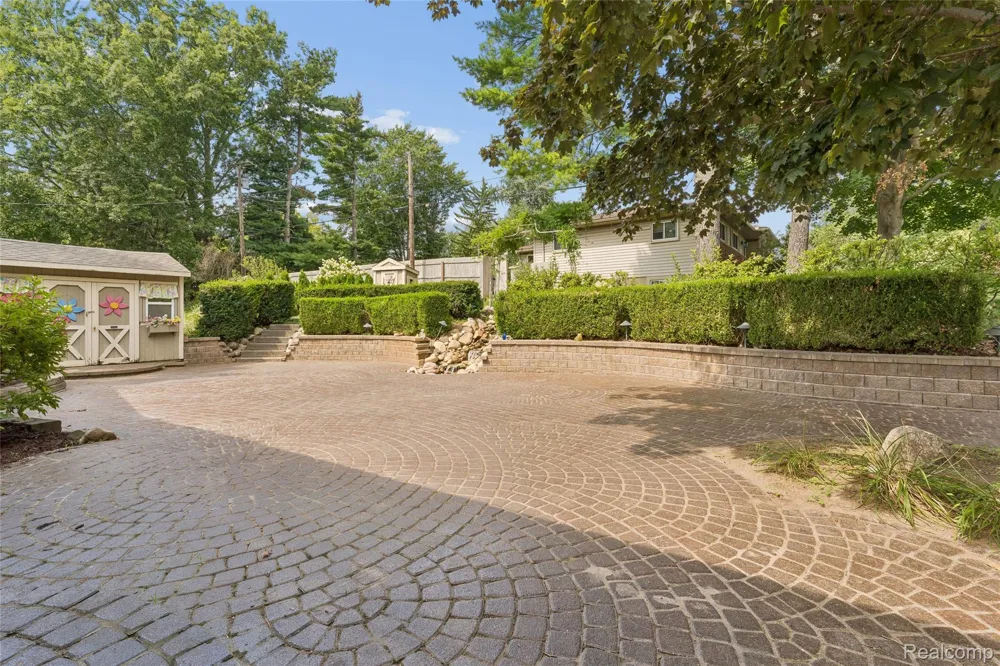 7510 Greene Haven Drive Independence Charter Township, MI 48348